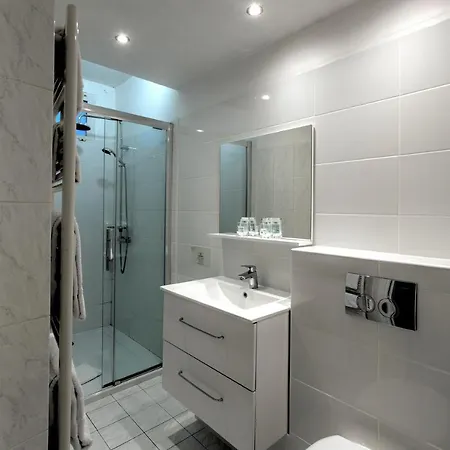 Le De La Guest house