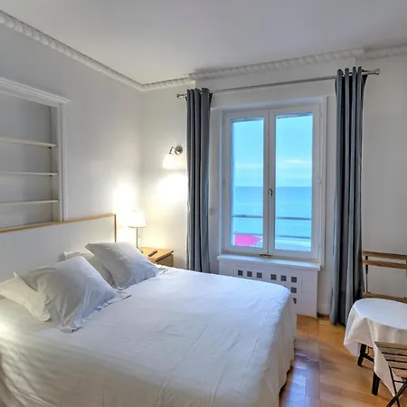 Guest house Le De La 2*