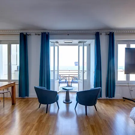 Guest house Le De La 2*